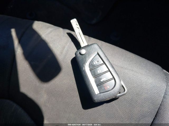 4T1B11HK9JU639341 Toyota CAMRY LE
