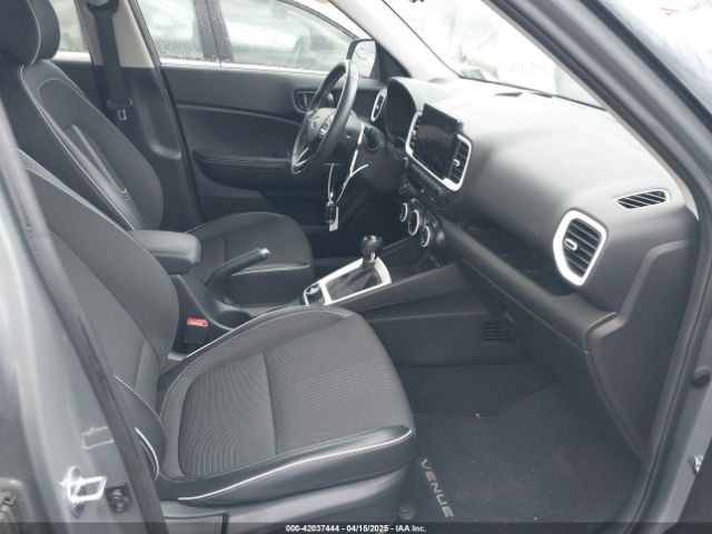 KMHRC8A31NU172040 Hyundai Venue Limited