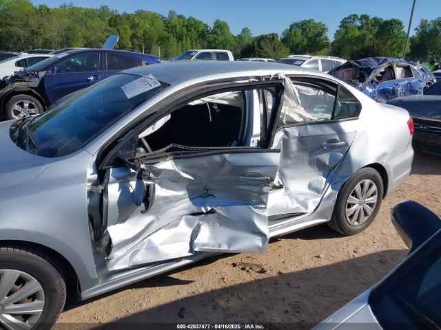 3VW2K7AJ4EM208158 Volkswagen Jetta 2.0l S