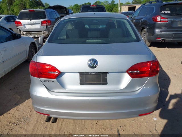 3VW2K7AJ4EM208158 Volkswagen Jetta 2.0l S