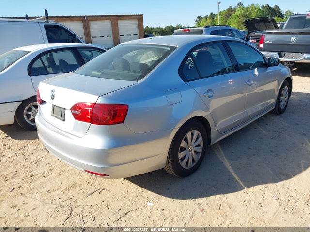 3VW2K7AJ4EM208158 Volkswagen Jetta 2.0l S