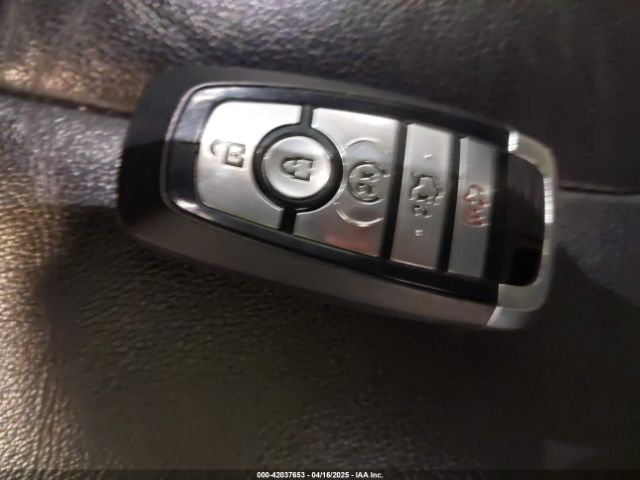2FMPK4K92KBC11077 Ford Edge Titanium