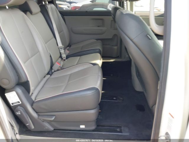 KNDMB5C19H6321265 KIA SEDONA LX