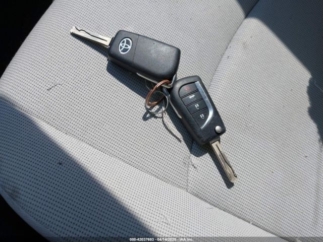 5YFEPMAE2NP313132 Toyota COROLLA LE