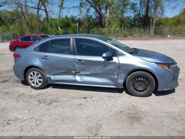 5YFEPMAE2NP313132 Toyota COROLLA LE