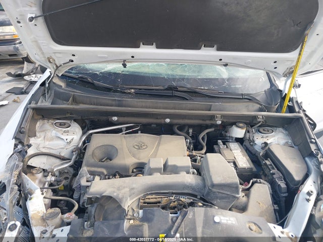 2T3K1RFV3NC188126 Toyota RAV4 LE