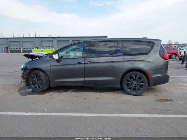 2C4RC1FG3LR109958 Chrysler Pacifica Touring