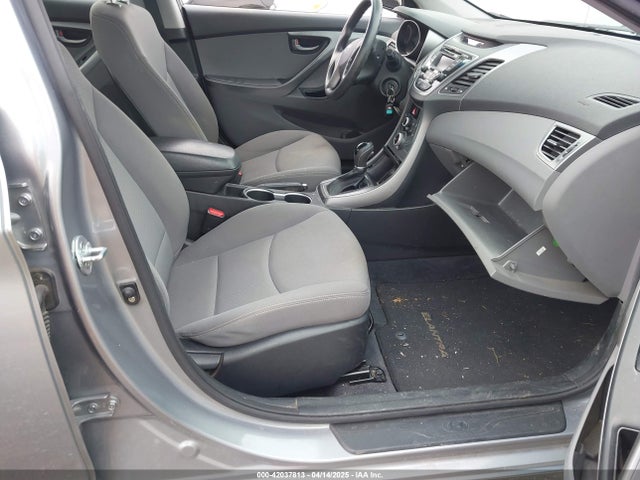 KMHDH4AE2FU225688 Hyundai ELANTRA SE