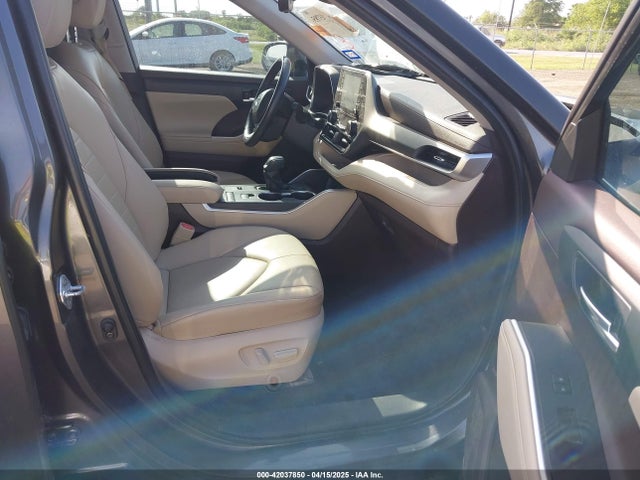 5TDGZRAH5NS554538 Toyota Highlander Xle