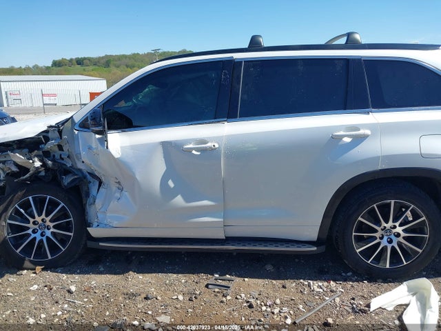 5TDKZRFH1JS288819 Toyota Highlander Se