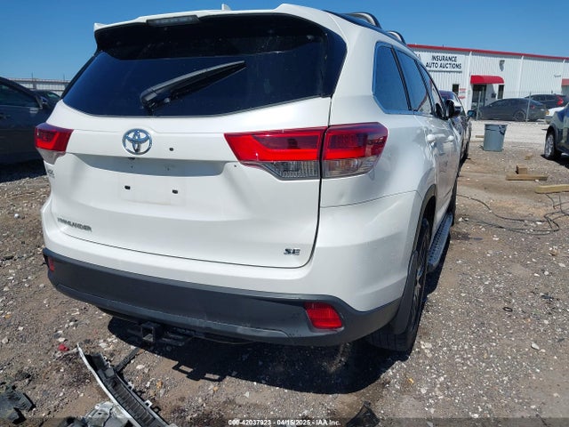 5TDKZRFH1JS288819 Toyota Highlander Se
