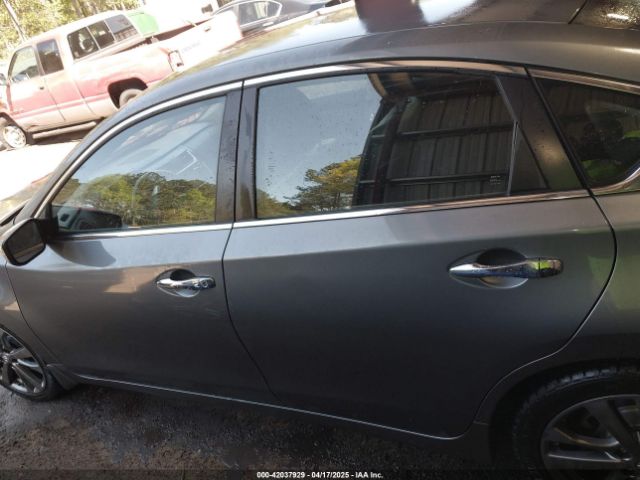 1N4AL3AP3JC220232 Nissan Altima 2.5 Sr