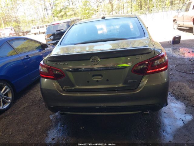 1N4AL3AP3JC220232 Nissan Altima 2.5 Sr