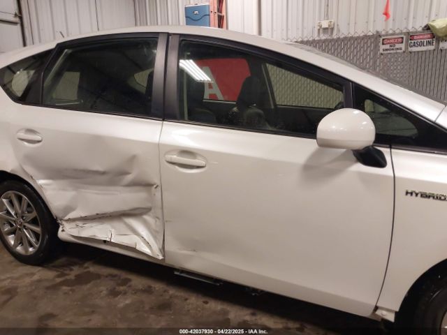 JTDZN3EU3HJ070930 Toyota Prius V Five