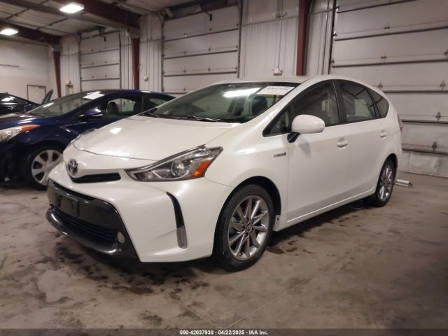 JTDZN3EU3HJ070930 Toyota Prius V Five