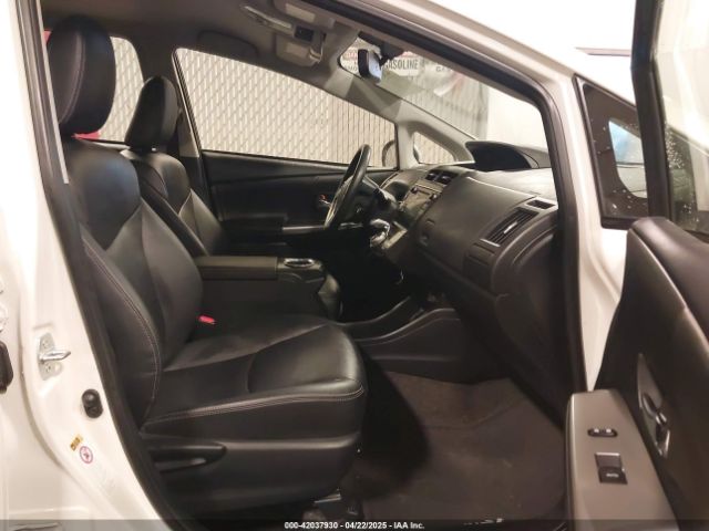 JTDZN3EU3HJ070930 Toyota Prius V Five