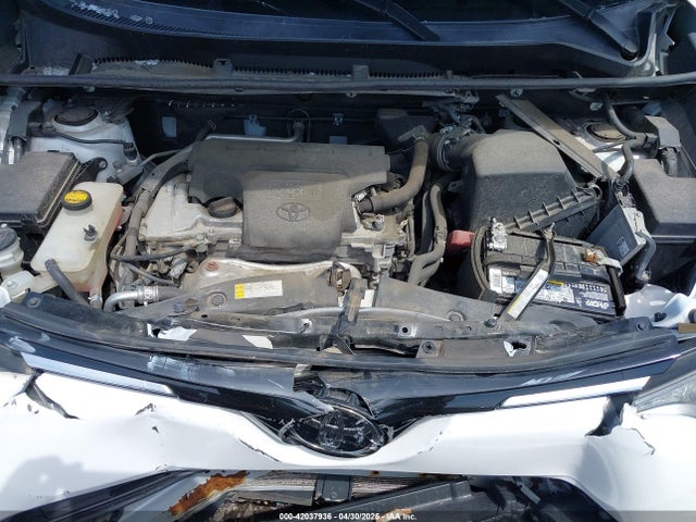 2T3BFREVXJW793174 Toyota RAV4 LE