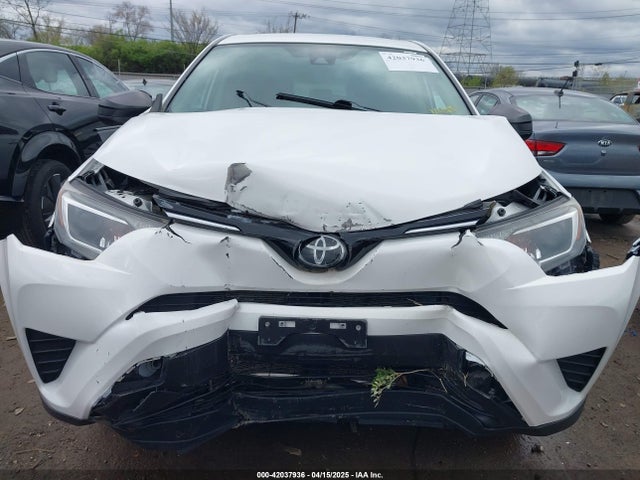 2T3BFREVXJW793174 Toyota RAV4 LE