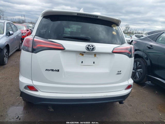 2T3BFREVXJW793174 Toyota RAV4 LE