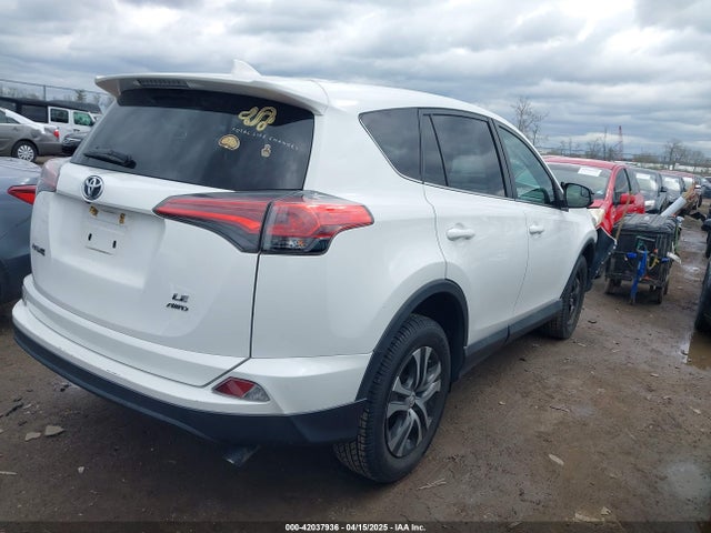 2T3BFREVXJW793174 Toyota RAV4 LE