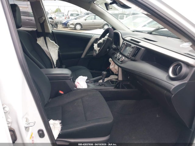 2T3BFREVXJW793174 Toyota RAV4 LE