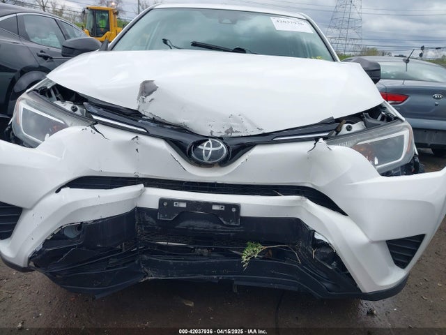 2T3BFREVXJW793174 Toyota RAV4 LE