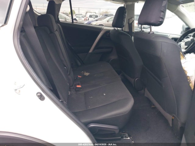 2T3BFREVXJW793174 Toyota RAV4 LE