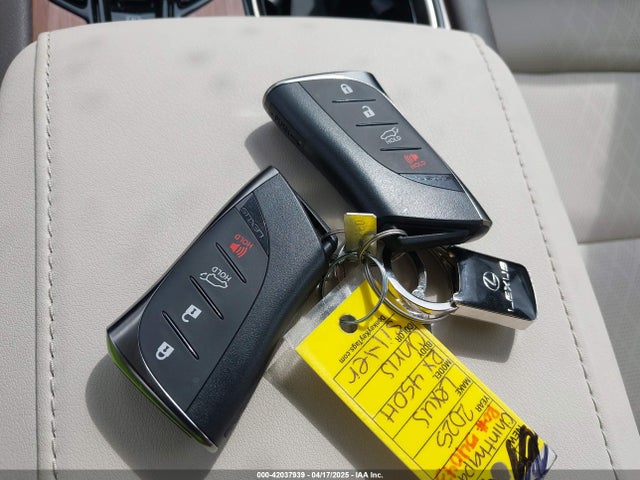 2025 LEXUS RX 450H+ JTJCJMGA3S2026032 Photo 10