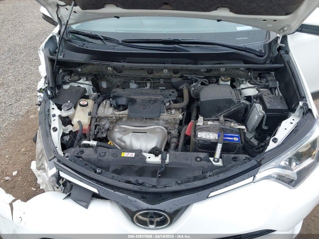 JTMRFREV9JJ218173 Toyota Rav4 Xle