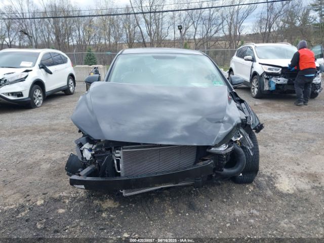 5NPD74LF2JH279055 Hyundai ELANTRA SE