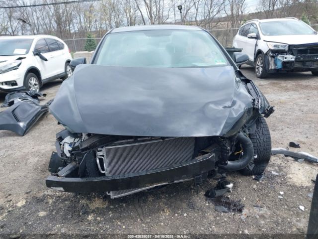 5NPD74LF2JH279055 Hyundai ELANTRA SE