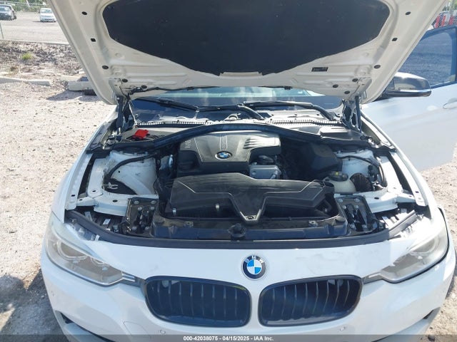 BMW 328i Xdrive 2015 WBA3B3C58FF548041 Image 10