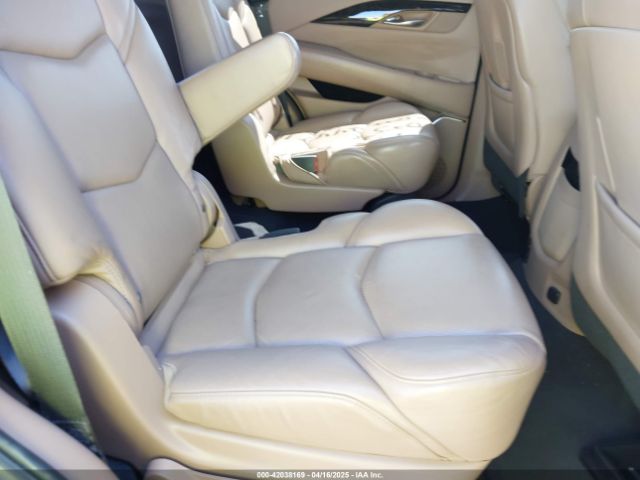 1GYS3DKJ0JR213261 Cadillac Escalade Platinum