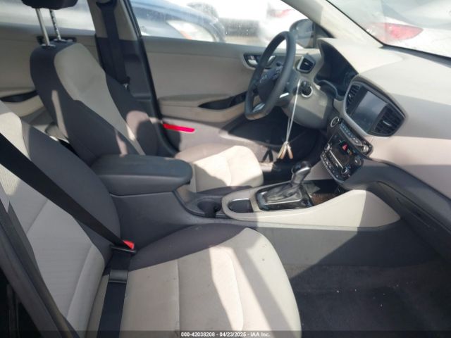 2019 HYUNDAI IONIQ HYBRID KMHC65LC3KU119098 Photo 4