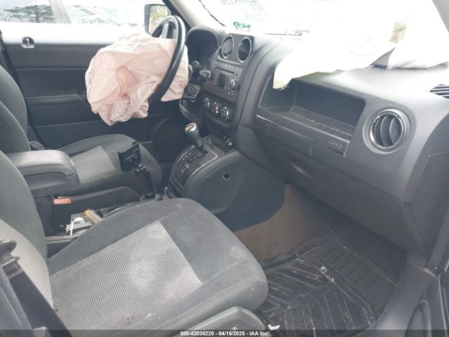 1C4NJRFB2GD671687 Jeep Patriot Latitude