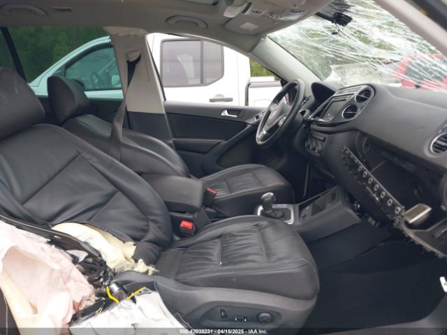 WVGUV7AX3HK029964 Volkswagen Tiguan 2.0t Sport