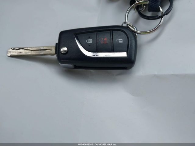 NMTKHMBX8JR032422 Toyota C-HR XLE