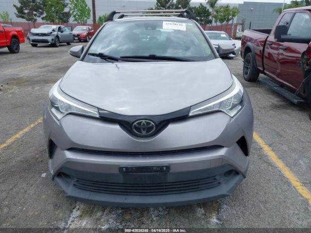 NMTKHMBX8JR032422 Toyota C-HR XLE