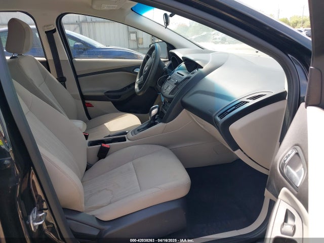 1FADP3F27FL356577 Ford FOCUS SE