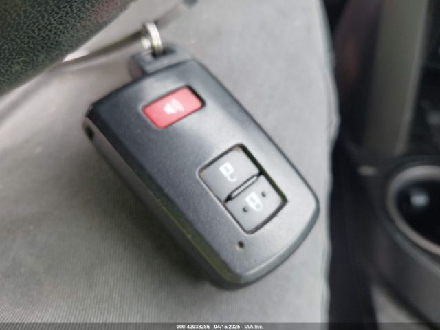 2T3RFREV8JW728645 Toyota Rav4 Adventure