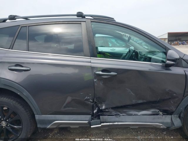 2T3RFREV8JW728645 Toyota Rav4 Adventure