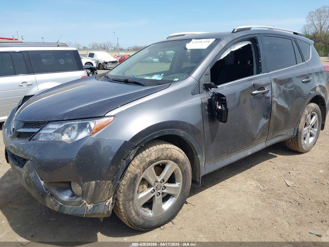 2T3RFREV8FW298266 Toyota Rav4 Xle