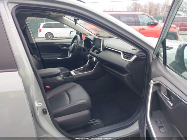 2T3A1RFV5MW207865 Toyota Rav4 Xle Premium
