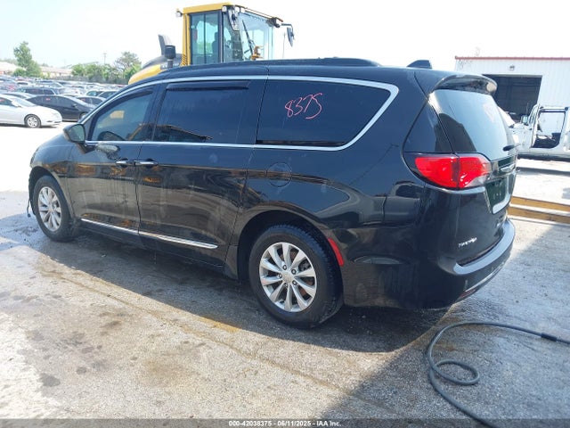 Chrysler Pacifica Touring-l 2017 2C4RC1BG9HR657847 Image 3