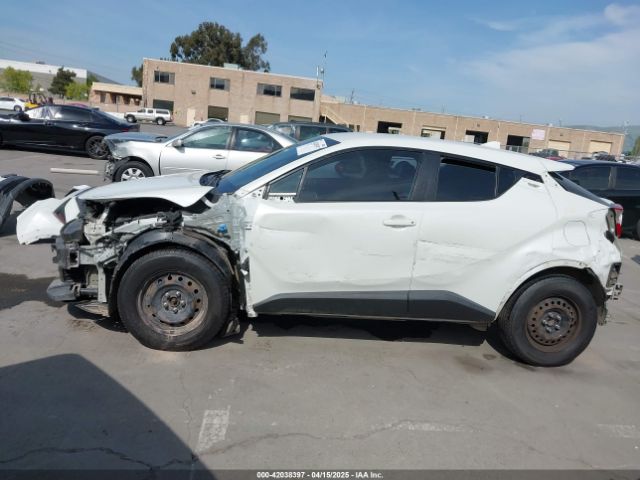 NMTKHMBX4JR049041 Toyota C-HR XLE