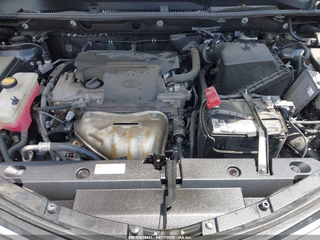 2T3WFREV8JW499399 Toyota Rav4 Xle