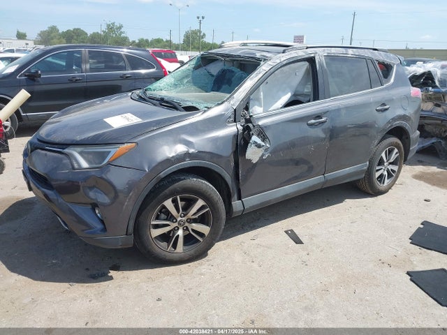 2T3WFREV8JW499399 Toyota Rav4 Xle