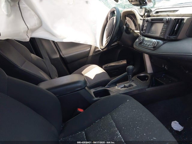 2T3WFREV8JW499399 Toyota Rav4 Xle