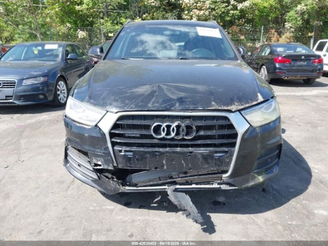 WA1JCCFS5HR001068 Audi Q3 2.0t Premium