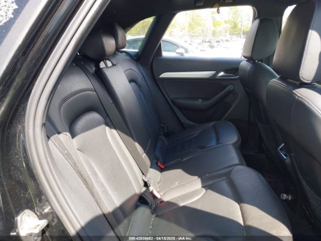 WA1JCCFS5HR001068 Audi Q3 2.0t Premium